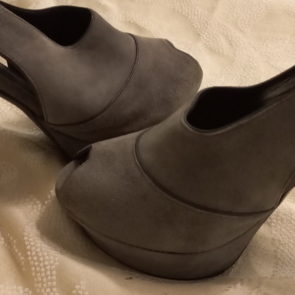 Ysl women shoes - Picture 7 of 9